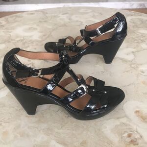 Söfft Solana Black Patent Leather Sandals